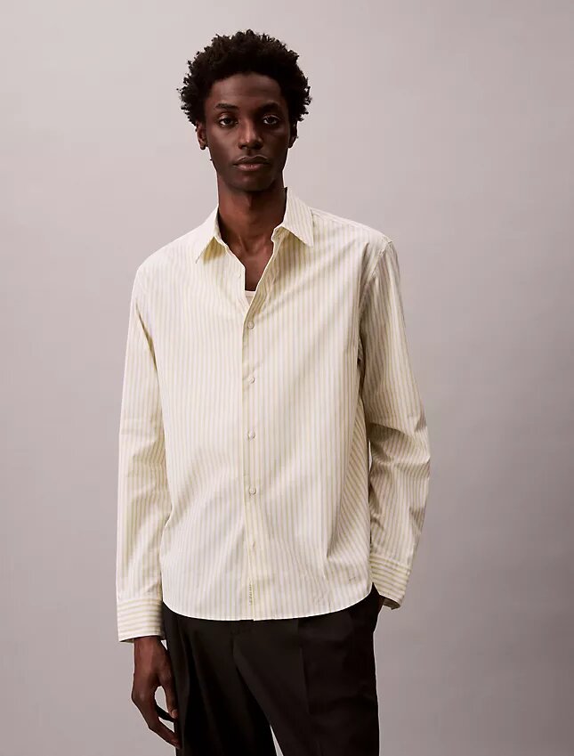 Camisa de popelín elástico de algodón a rayas con botones Camisa de popelín elástico de algodón a rayas con botones