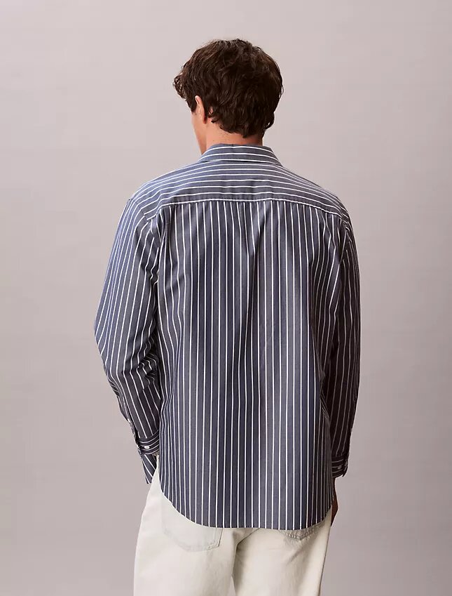 Camisa de popelín lavado a rayas con botones Camisa de popelín lavado a rayas con botones