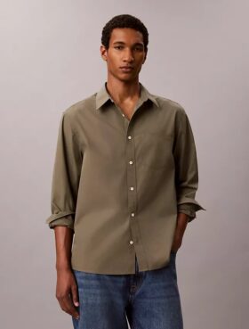 Camisa de popelín lavado con botones y corte holgado