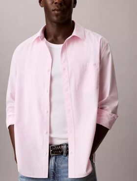 Camisa de popelín lavado con botones y corte holgado