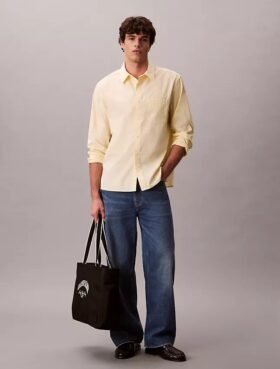 Camisa de popelín lavado con botones y corte holgado