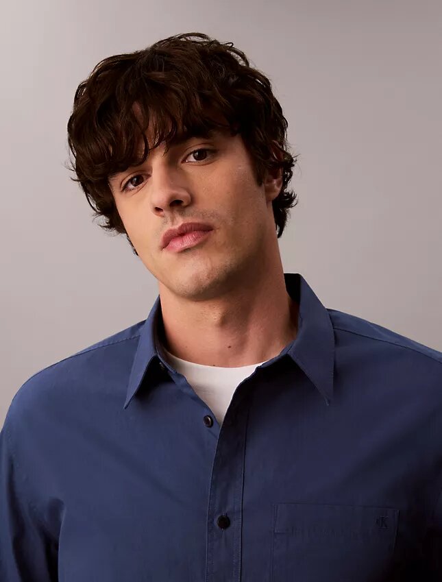 Camisa de popelín lavado con botones y corte holgado Camisa de popelín lavado con botones y corte holgado