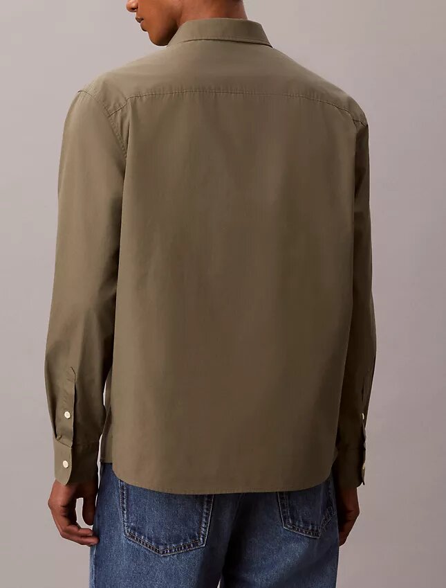 Camisa de popelín lavado con botones y corte holgado Camisa de popelín lavado con botones y corte holgado