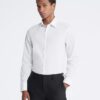 Camisa de vestir ajustada de algodón con diseño en espiga Camisa de vestir ajustada de algodón con diseño en espiga