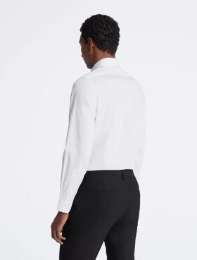 Camisa de vestir ajustada de algodón con diseño en espiga Camisa de vestir ajustada de algodón con diseño en espiga