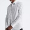 Camisa de vestir ajustada de algodón con diseño en espiga Camisa de vestir ajustada de algodón con diseño en espiga