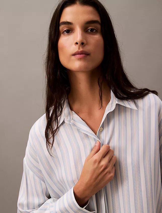 Camisa holgada de viscosa con botones Camisa holgada de viscosa con botones