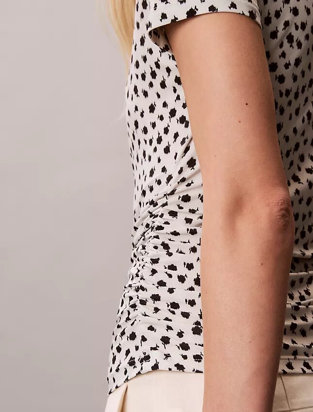 Camiseta ajustada con fruncidos Camiseta ajustada con fruncidos