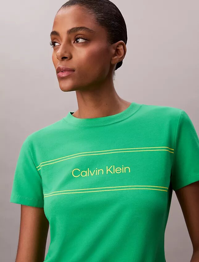 Camiseta ajustada con gráfico de logotipo a rayas Camiseta ajustada con gráfico de logotipo a rayas
