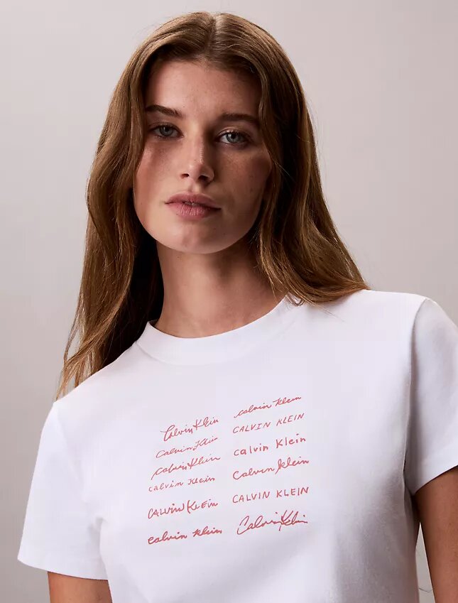 Camiseta ajustada con gráfico del logotipo Camiseta ajustada con gráfico del logotipo