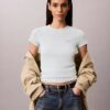 Camiseta ajustada con gráfico del logotipo Contour Rib Camiseta ajustada con gráfico del logotipo Contour Rib