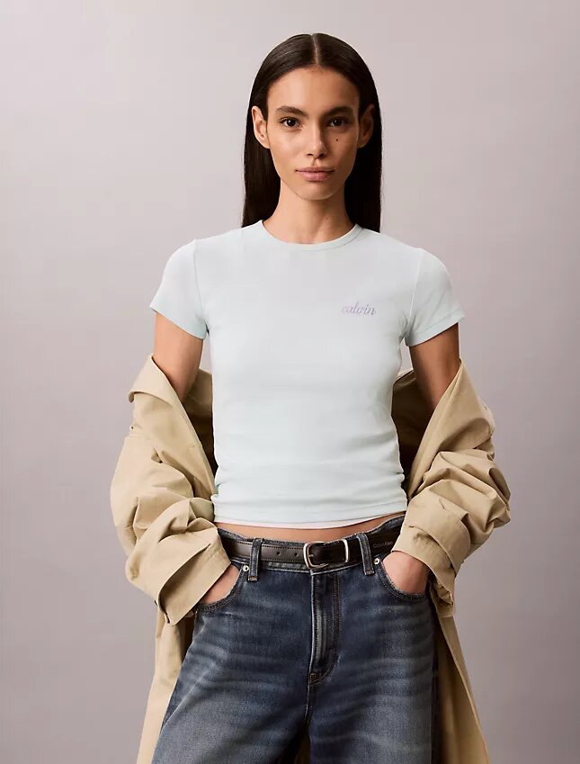 Camiseta ajustada con gráfico del logotipo Contour Rib Camiseta ajustada con gráfico del logotipo Contour Rib