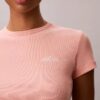 Camiseta ajustada con gráfico del logotipo Contour Rib Camiseta ajustada con gráfico del logotipo Contour Rib