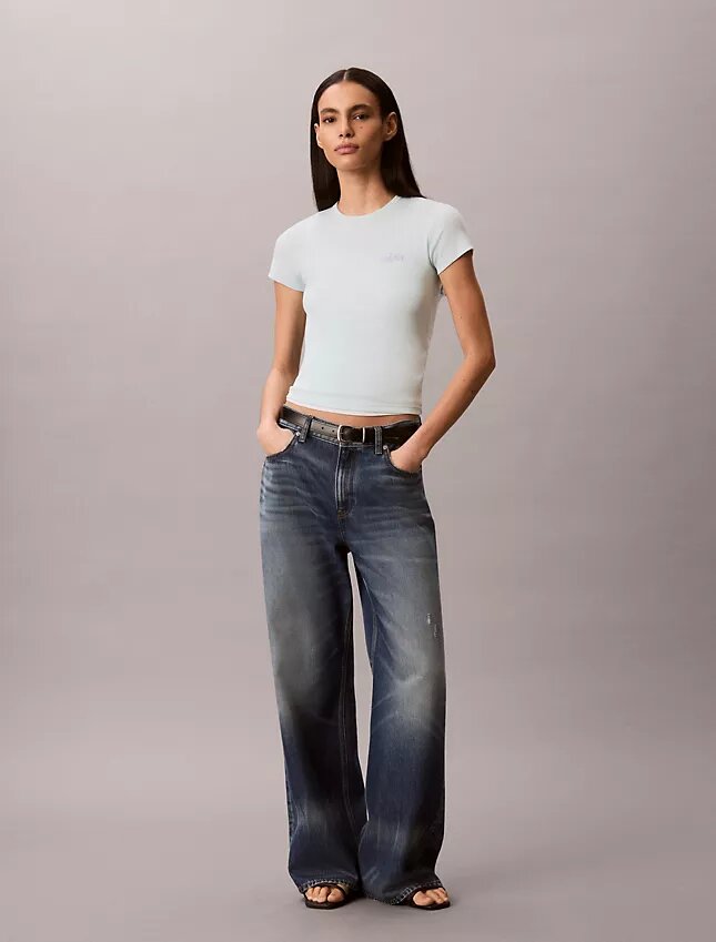 Camiseta ajustada con gráfico del logotipo Contour Rib Camiseta ajustada con gráfico del logotipo Contour Rib
