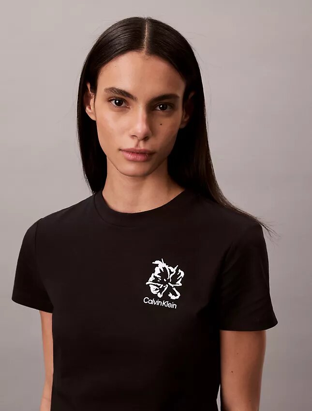 Camiseta ajustada con gráfico del logotipo de la flor Camiseta ajustada con gráfico del logotipo de la flor