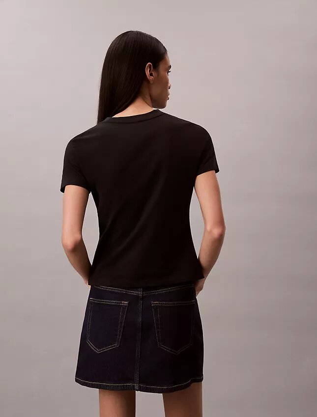 Camiseta ajustada con gráfico del logotipo de la flor Camiseta ajustada con gráfico del logotipo de la flor