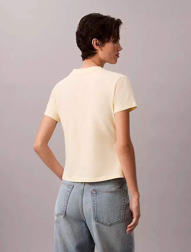 Camiseta ajustada con gráfico del logotipo en contraste Camiseta ajustada con gráfico del logotipo en contraste