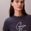 Camiseta ajustada con gráfico del logotipo en relieve Camiseta ajustada con gráfico del logotipo en relieve