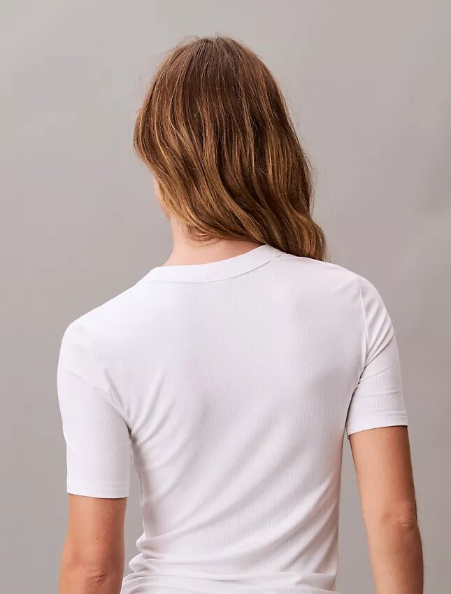 Camiseta ajustada con gráfico del logotipo Monogram en Modal elástico Camiseta ajustada con gráfico del logotipo Monogram en Modal elástico
