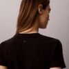 Camiseta ajustada con logo en capas Camiseta ajustada con logo en capas