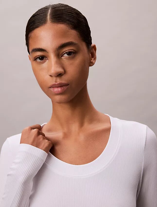 Camiseta ajustada de Modal elástico acanalado Camiseta ajustada de Modal elástico acanalado