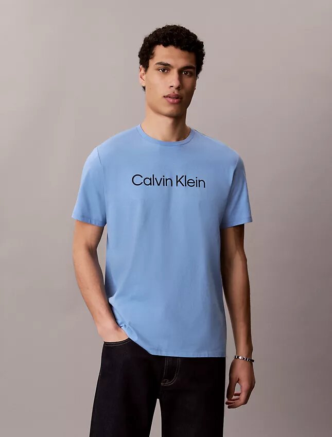 Camiseta clásica con el logotipo estándar Camiseta clásica con el logotipo estándar