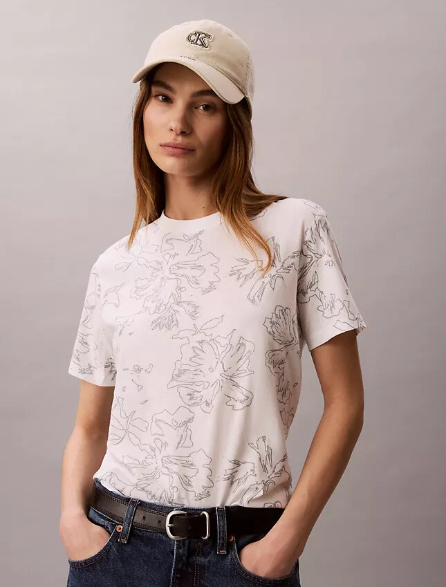 Camiseta clásica con estampado floral Camiseta clásica con estampado floral