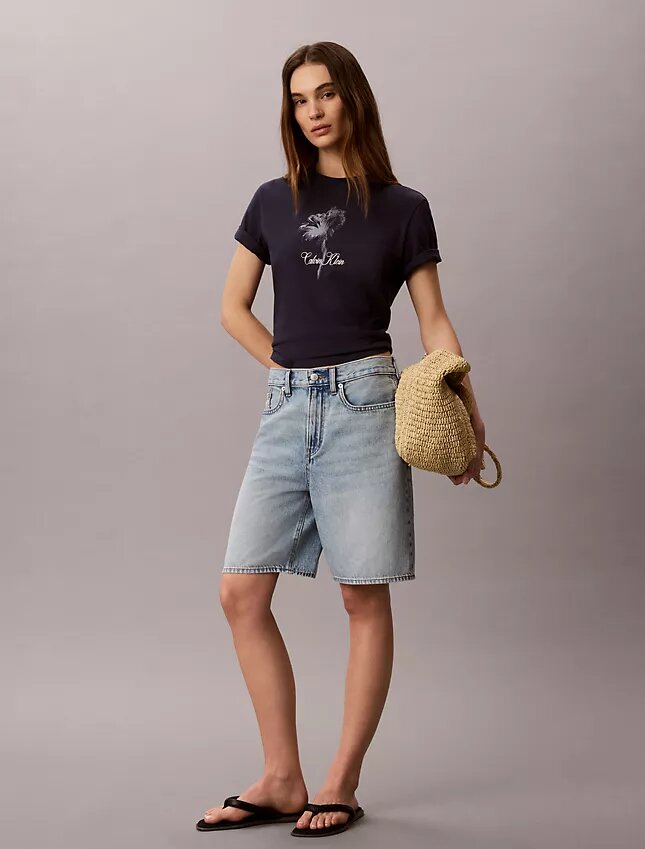 Camiseta clásica con estampado floral Camiseta clásica con estampado floral
