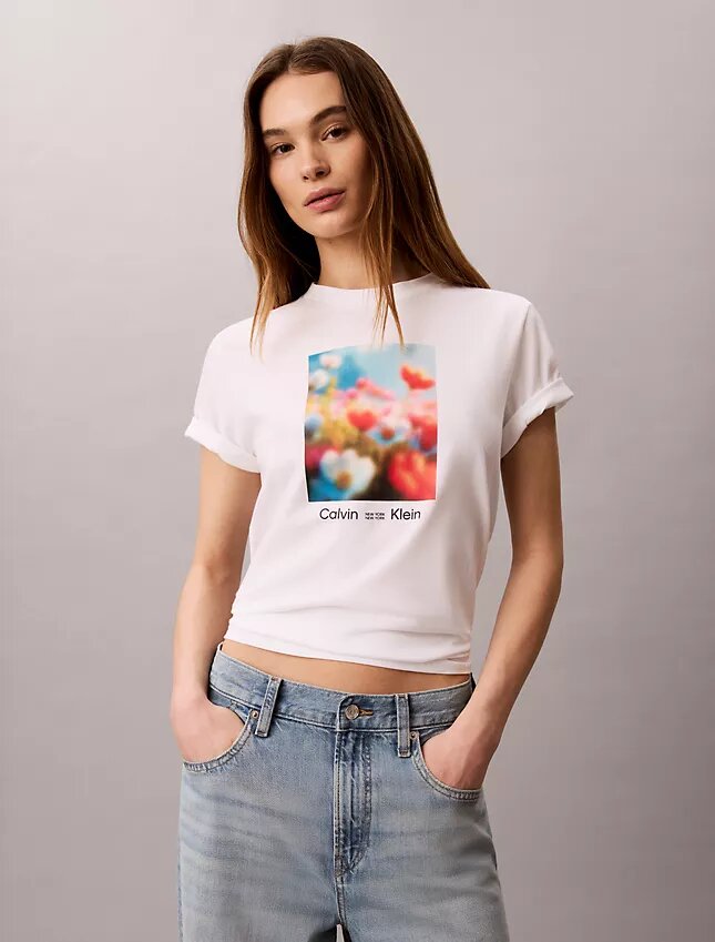 Camiseta clásica con estampado floral Camiseta clásica con estampado floral