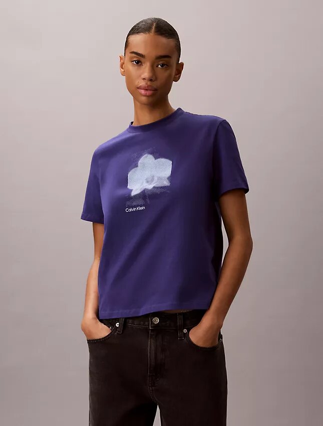 Camiseta clásica con estampado floral difuminado Camiseta clásica con estampado floral difuminado
