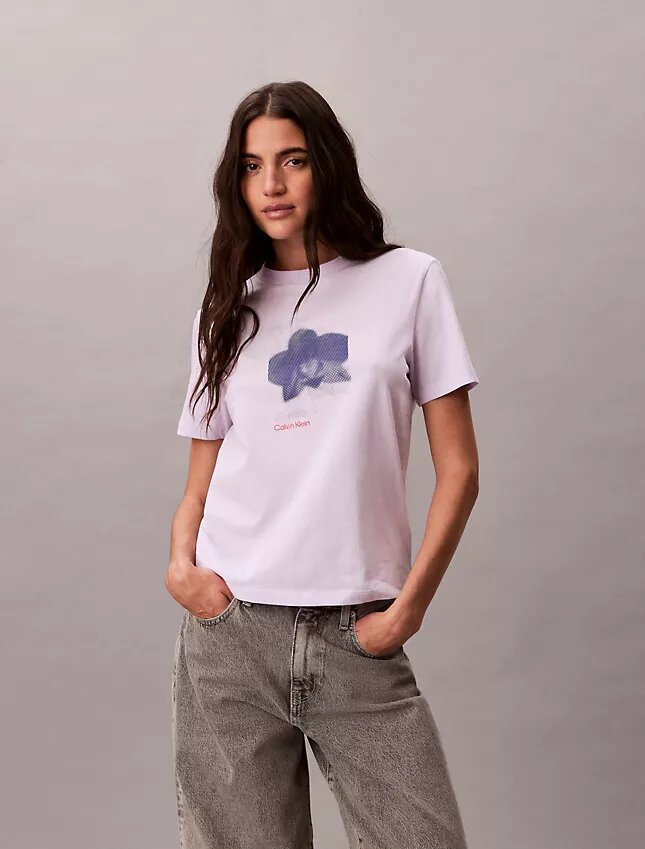 Camiseta clásica con estampado floral difuminado Camiseta clásica con estampado floral difuminado