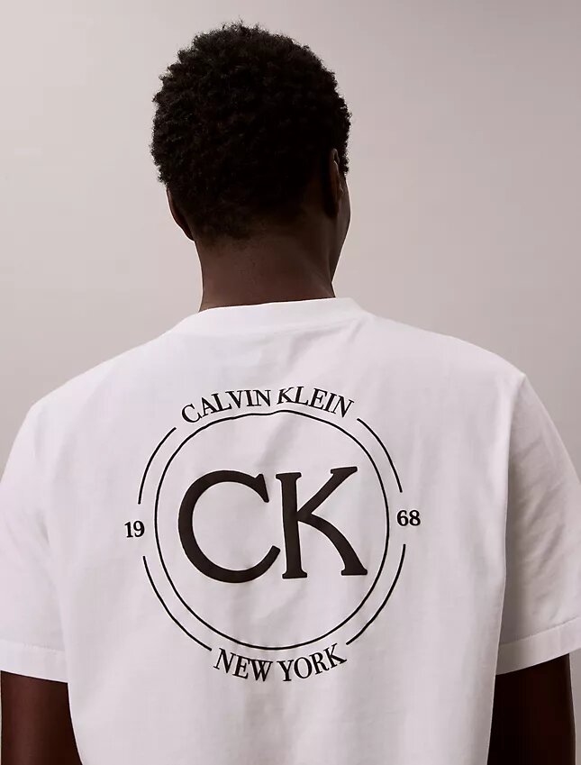 Camiseta clásica con gráfico de círculo con el logotipo Camiseta clásica con gráfico de círculo con el logotipo