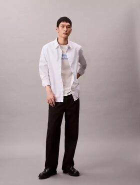 Camiseta clásica con gráfico de logotipo descolorido