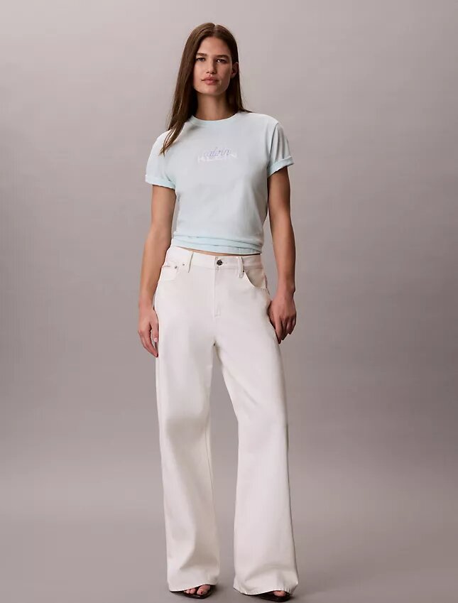 Camiseta clásica con gráfico de logotipo en capas Camiseta clásica con gráfico de logotipo en capas