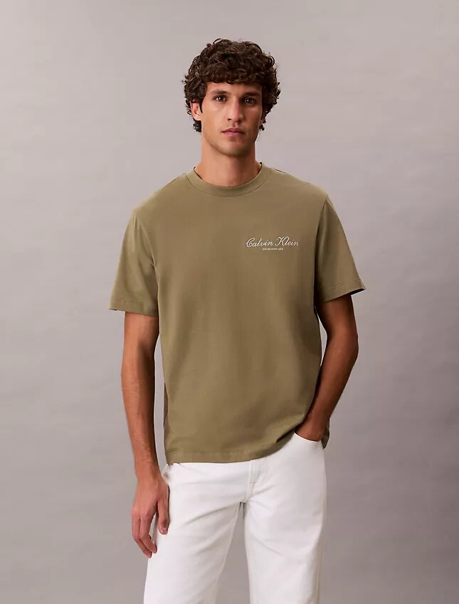 Camiseta clásica con gráfico de logotipo en letra pequeña Camiseta clásica con gráfico de logotipo en letra pequeña