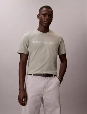 Camiseta clásica con gráfico de logotipo en lámina