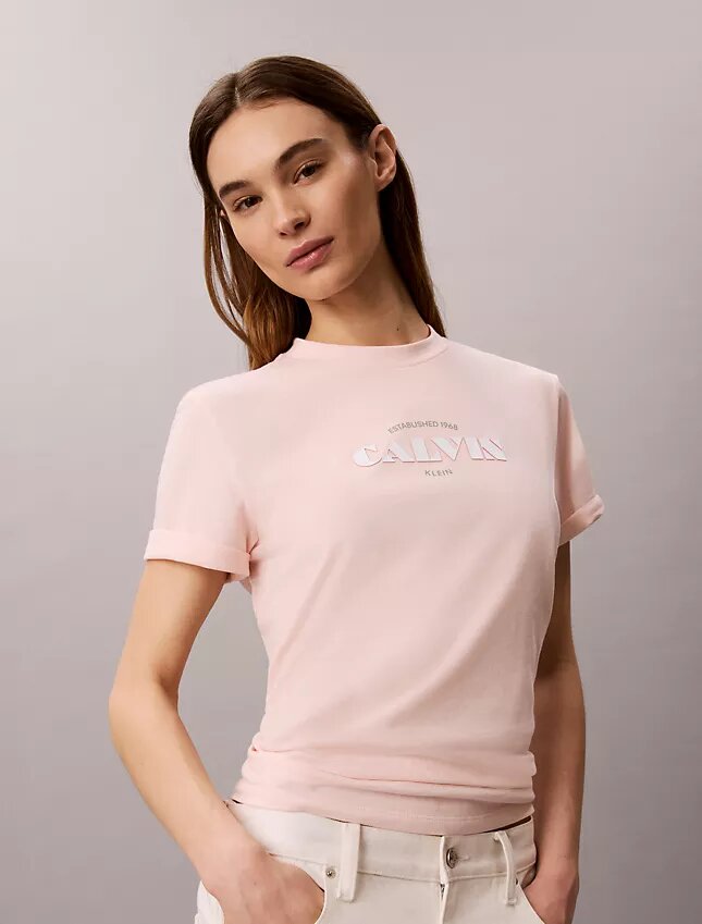 Camiseta clásica con gráfico de logotipo en negrita Camiseta clásica con gráfico de logotipo en negrita