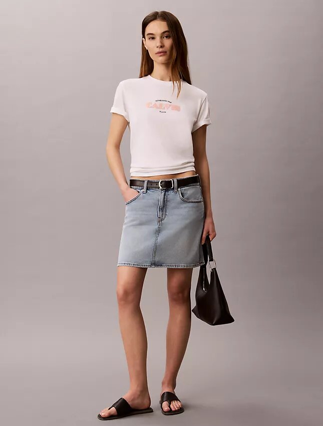 Camiseta clásica con gráfico de logotipo en negrita Camiseta clásica con gráfico de logotipo en negrita