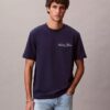 Camiseta clásica con gráfico del logotipo en letra pequeña Camiseta clásica con gráfico del logotipo en letra pequeña