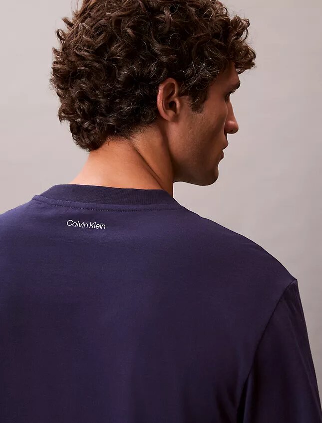 Camiseta clásica con gráfico del logotipo en letra pequeña Camiseta clásica con gráfico del logotipo en letra pequeña