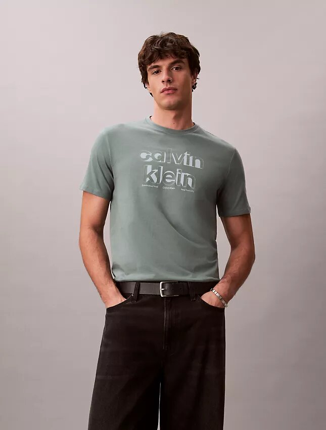 Camiseta clásica con gráfico del logotipo en sombra Camiseta clásica con gráfico del logotipo en sombra