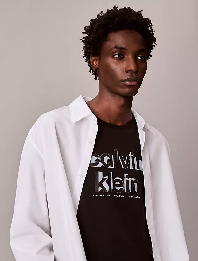 Camiseta clásica con gráfico del logotipo en sombra Camiseta clásica con gráfico del logotipo en sombra