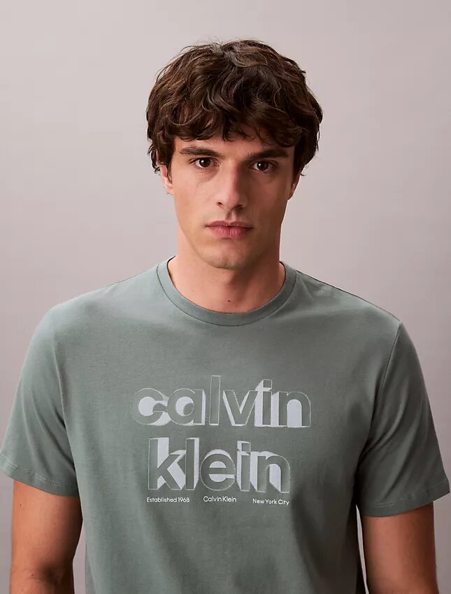 Camiseta clásica con gráfico del logotipo en sombra Camiseta clásica con gráfico del logotipo en sombra