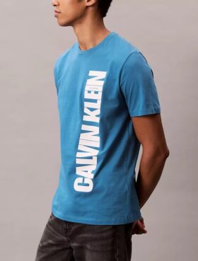 Camiseta clásica con gráfico del logotipo vertical
