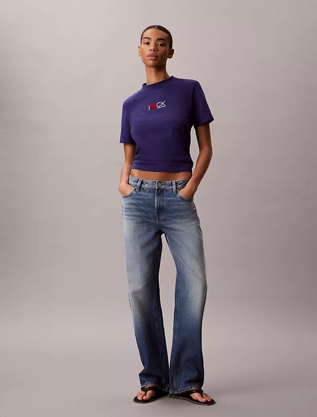Camiseta clásica con logo de corazón Camiseta clásica con logo de corazón