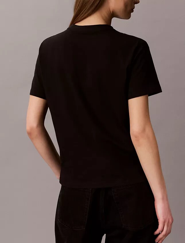 Camiseta clásica con logo de corazón Camiseta clásica con logo de corazón