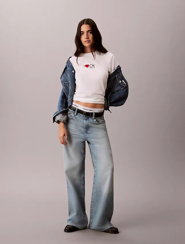 Camiseta clásica con logo de corazón Camiseta clásica con logo de corazón