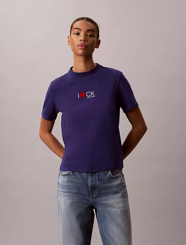 Camiseta clásica con logo de corazón Camiseta clásica con logo de corazón