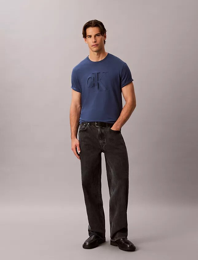 Camiseta clásica con Monogram en relieve Camiseta clásica con Monogram en relieve
