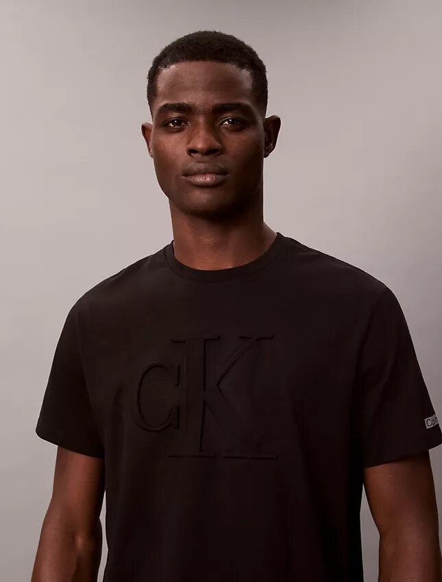 Camiseta clásica con Monogram en relieve Camiseta clásica con Monogram en relieve